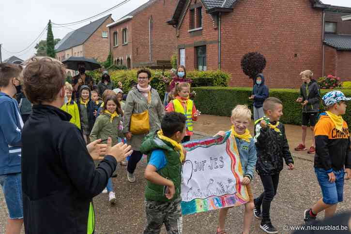 Basisschool Het Trapleerke wuift juf Jes uit