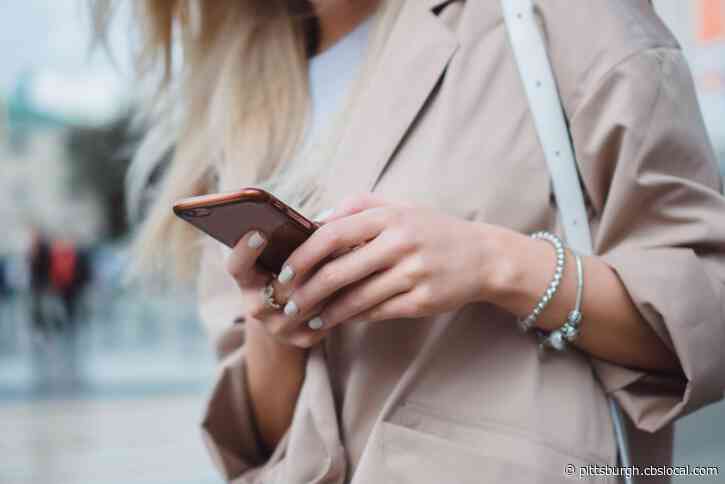 States Using Text Messages To Help People Get COVID-19 Vaccinations