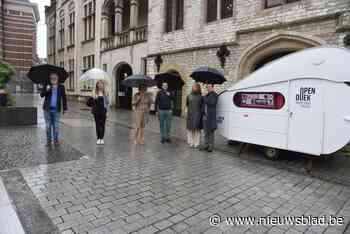 Smartphonespel en ‘dialogenbankje’ brengen theater naar buiten<BR />