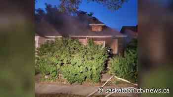 Saskatoon firefighter injured while battling blaze at boarded-up house