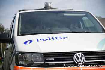 Portefeuille gestolen uit auto op Duits militair kerkhof in Lommel - Het Nieuwsblad