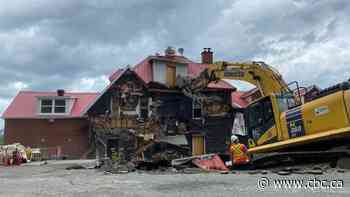 Hells Angels' bunker in Lennoxville, Que., demolished after sitting empty for a decade - CBC.ca