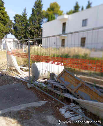Cimitero di Andria: un cantiere infinito. E intanto, l'erba continua a crescere - VideoAndria.com