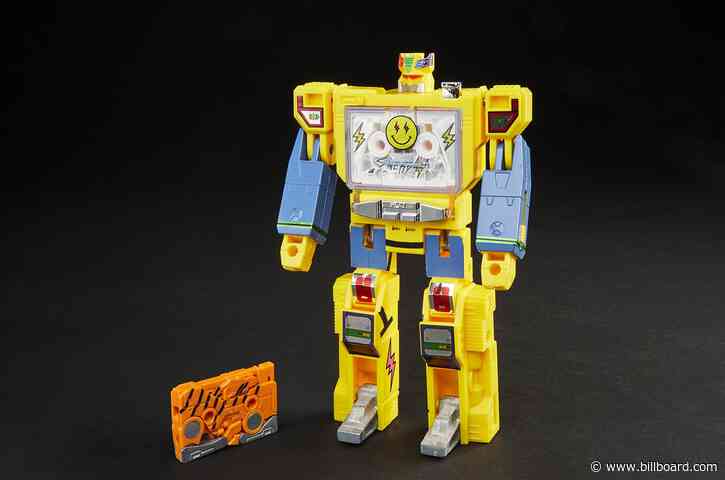 Meet ‘J Balvintron’: Hasbro to Roll Out J Balvin Transformer Figure