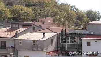 DAL SILENZIO UN COLPO D'ALA Domenica a Casignana una serata di poesia con Agata Mazzitelli - Telemia