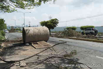 ▷ FOTOS: En Cabudare siguen cerradas con escombros las vías principales - El Impulso