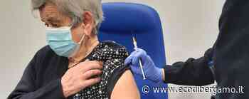 Clusone, inaugurato il centro vaccinale Via con gli over 80, la prima è Erminia di 92 anni - Cronaca, Bianzano - L'Eco di Bergamo
