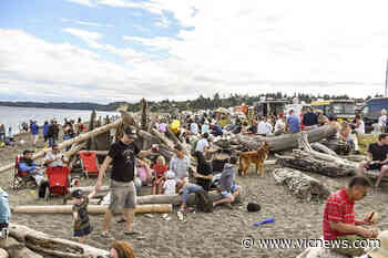 Mayor lobbying for summer weekend closures of beachfront Colwood roadway - Victoria News