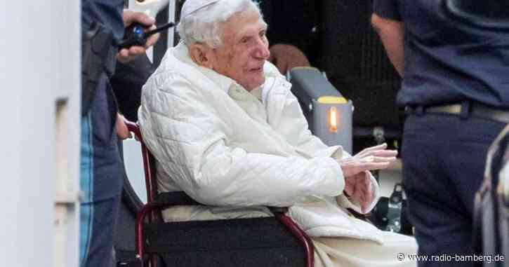 Fit und humorvoll: Benedikt XVI. feiert mit Domspatzen