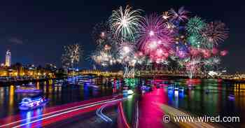 How to Take Awesome Photos of Fireworks With Your Phone