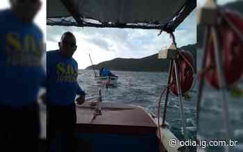 Pescadores são resgatados em barco à deriva em Arraial do Cabo - O Dia
