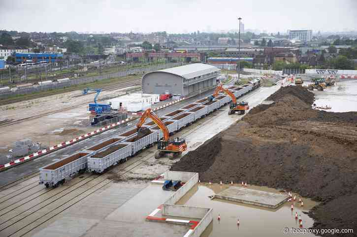 HS2 tunnel spoil to fill in a Cambridgeshire open-pit mine