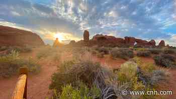 Visitors turned away as national park fills up in Utah