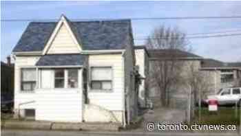 Two rundown Toronto houses hit the market for whopping $2.7 million