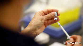 French government considers mandatory anti-coronavirus jabs for key health staff - RFI English