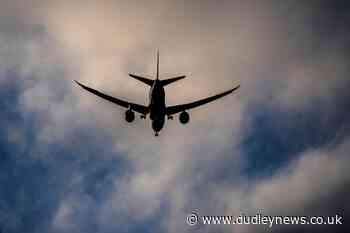 Australia to halve passenger arrivals due to Covid variant risks - Dudley News