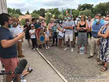 L'eau du robinet est polluée, ils manifestent leur colère devant la mairie de Roquefort-les-Pins
