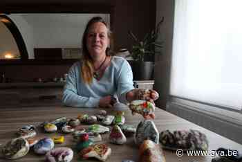 Versierde keien voor Dag van de Mantelzorger (Edegem) - Gazet van Antwerpen Mobile - Gazet van Antwerpen