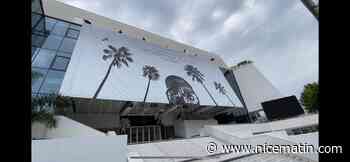 Cannes 2021: l'affiche du 74e FIF a pris place sur le fronton du palais des Festivals