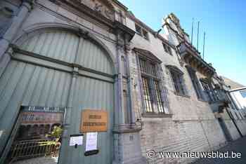 Politie vindt drugs en wapens bij huiszoeking - Het Nieuwsblad