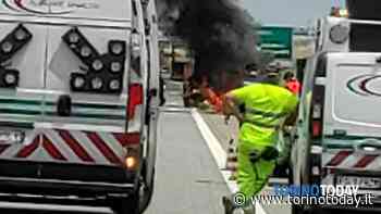 Volvera | Gerbole di Volvera | Incendio auto mentre è in marcia | Incidente stradale | Raccordo autostradale Torino-Pinerolo | 7 giugno 2021 - TorinoToday