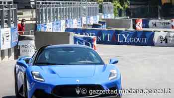 Modena. Ecco il circuito Novi Sad: le Maserati inaugurano la tortuosa pista in città - La Gazzetta di Modena
