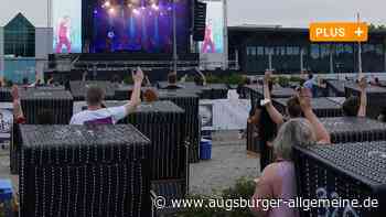 Man prostet sich in Augsburg von Strandkorb zu Strandkorb zu - Augsburger Allgemeine