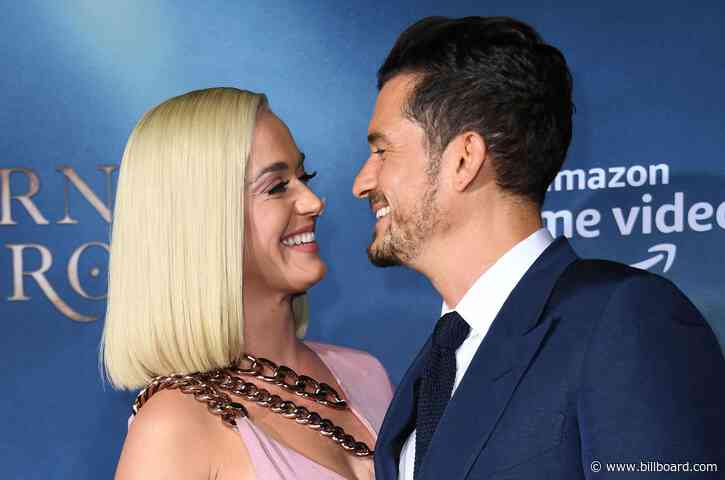 Katy Perry and Orlando Bloom Share a Romantic Kiss in Dreamy Vacation Photos