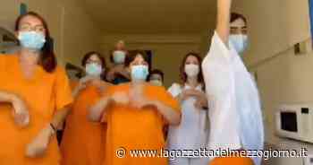 Putignano, chiude il reparto Covid: la felicità degli operatori è tutta nel balletto sulle note di «Mille» - La Gazzetta del Mezzogiorno