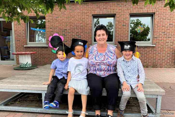 Kleinste kleuterklasje van Limburg neemt afscheid van drie Genoelse kinderen