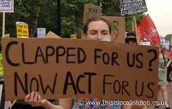 Protesters gather at Whipps Cross to call for NHS payrise