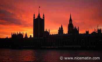 Malgré le variant Delta, Londres lève les dernières restrictions et appelle à "vivre" avec le virus