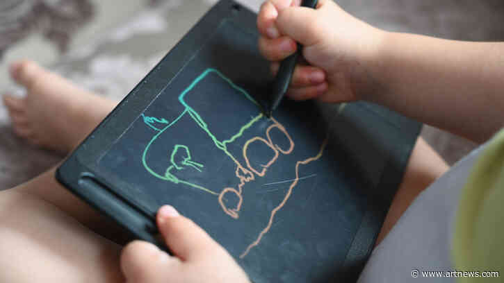 The Best Kid’s Drawing Boards Are Safe and Mess Free