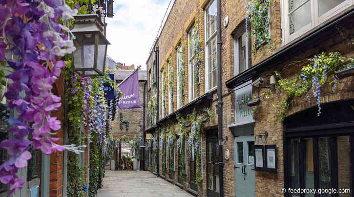 London’s Alleys: Lancashire Court, W1