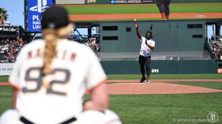 Steelers RB Najee Harris Throws Out First Pitch At San Francisco Giants Game