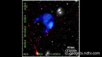 Astronomers Discover Cosmic Cloud Bigger Than Milky Way Galaxy