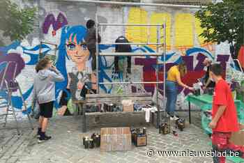 Graffitikunstenaars in spe pakken muur van voormalig jeugdhuis aan