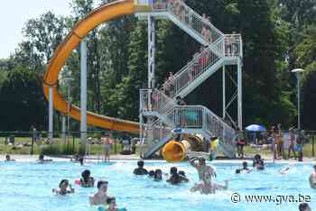 Zomerweer lokt veel volk naar openluchtzwembad Vita Den Uyt - Gazet van Antwerpen