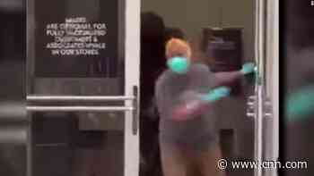 Video shows 9 escaping after brazen theft at luxury store