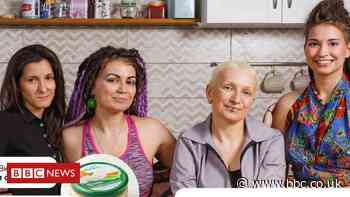 Russian food firm VkusVill triggers row over lesbian family ad - BBC News