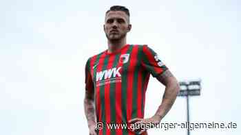 Zurück zu rot-grünen Streifen: So sieht das neue FCA-Trikot aus - Augsburger Allgemeine