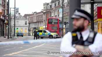Met police given strict powers under knife crime trial