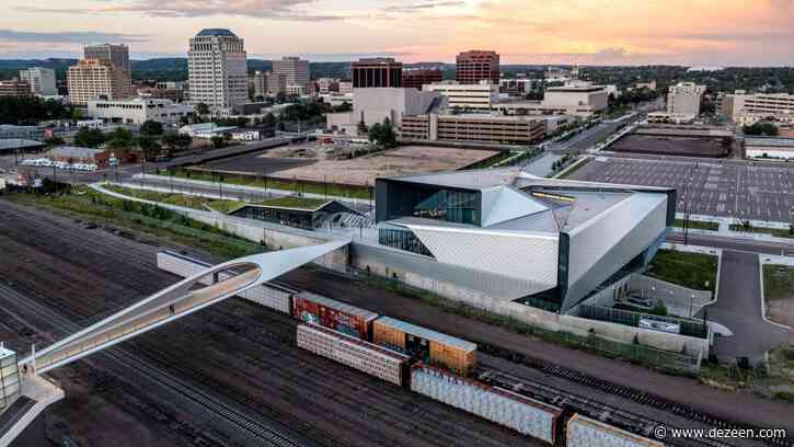 Diller Scofidio + Renfro builds looping steel Park Union Bridge in Colorado