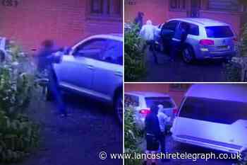 Caravan stolen in broad daylight outside Royton house