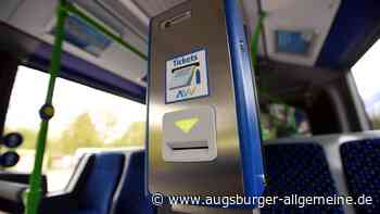 Azubis des Landratsamtes bekommen 365-Tage-Tickets - Augsburger Allgemeine