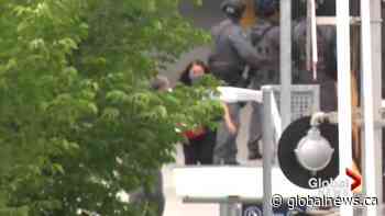 Calgary police shoot man at Calgary LRT station after standoff