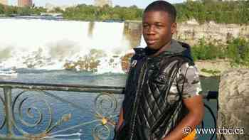 Teacher charged in teen's drowning shouldn't be held to 'optimal' standard: defence