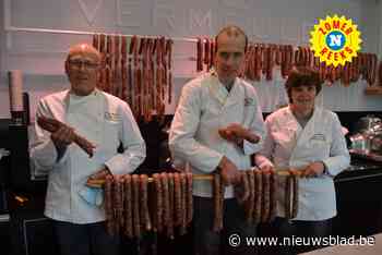 Droge ringworst blijft fel gesmaakt bij Klasseslager Vermeulen: “Hoewel mijn vaders recept bijna vijftig jaar oud is, blijft het ongewijzigd”