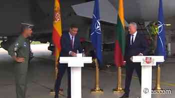 Un avión militar ruso interrumpe la rueda de prensa de Pedro Sánchez en Lituania - AS