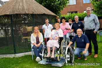 Volière keert na achttien jaar terug naar woonzorgcentrum: “Ik ga elke dag twee keer komen kijken”